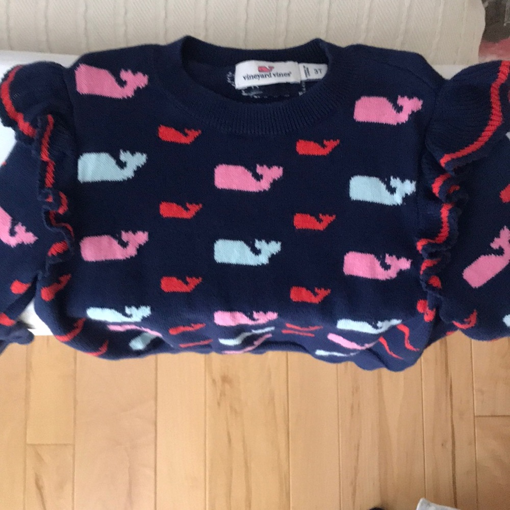 Vineyard vines girl’s sweater with ruffle sleeves